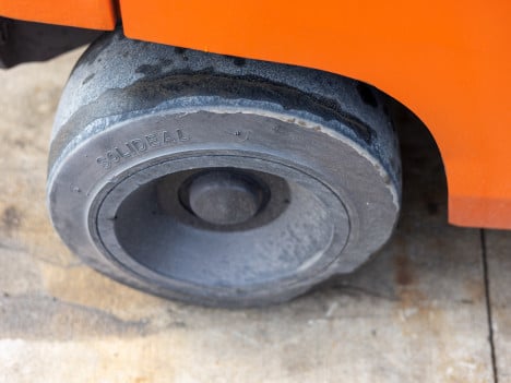 https://pub.imanpro.net/kdequip/photo/5415/LAbH8_3651Toyota8FGC55U-BCS painted-04.jpg